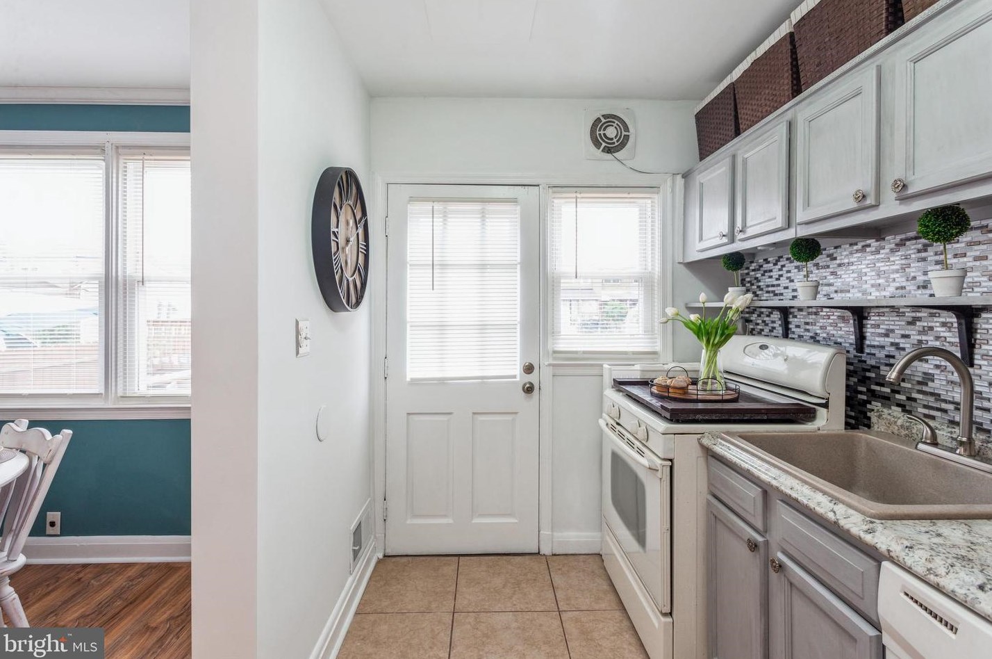 2839 Plainfield Rd, Baltimore MD  21222-2235 exterior