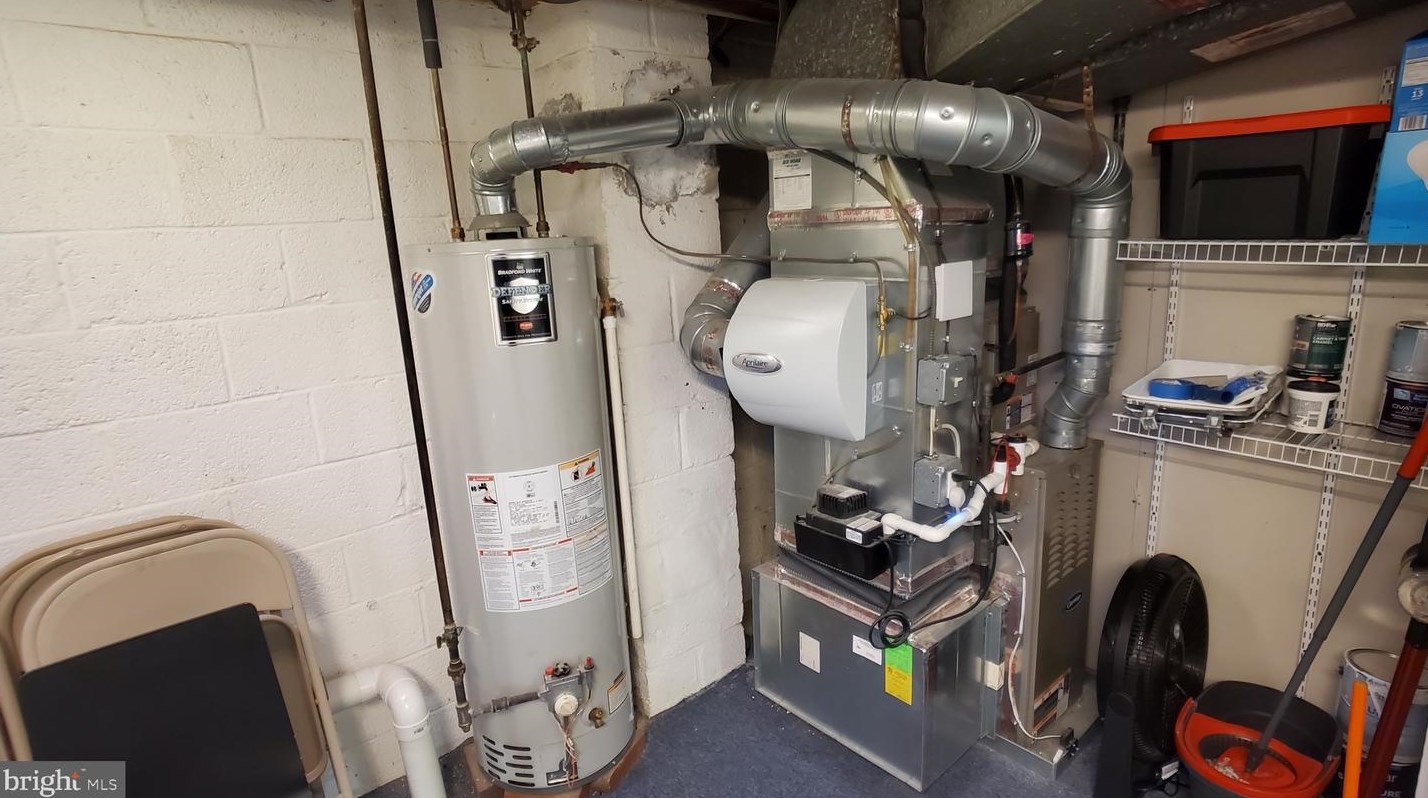 8118 Loch Raven Blvd, Baltimore MD 21286-8305 exterior