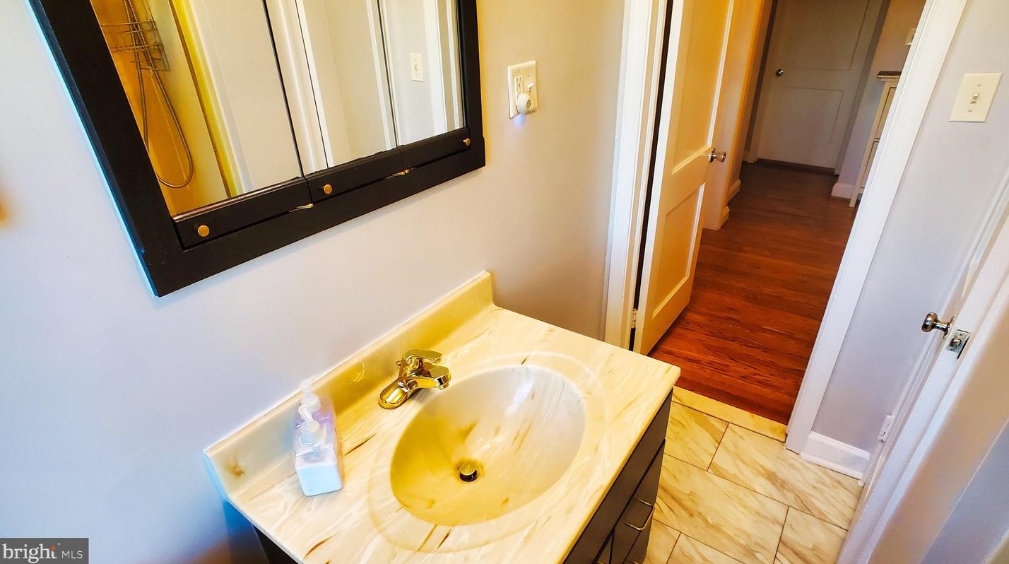 8118 Loch Raven Blvd, Baltimore MD 21286-8305 exterior