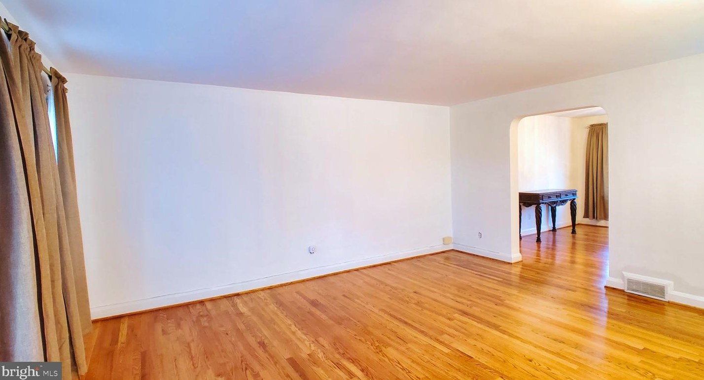 8118 Loch Raven Blvd, Baltimore MD 21286-8305 exterior