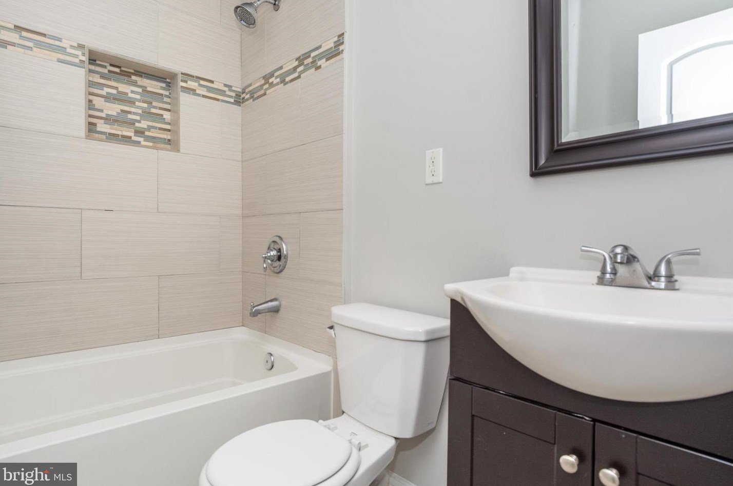 117 Avon Bch Rd, Baltimore MD 21222-6104 exterior