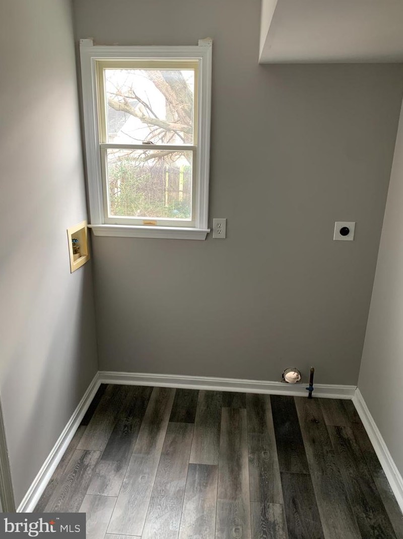 27 Maryland Ave, Baltimore MD 21228-3240 exterior