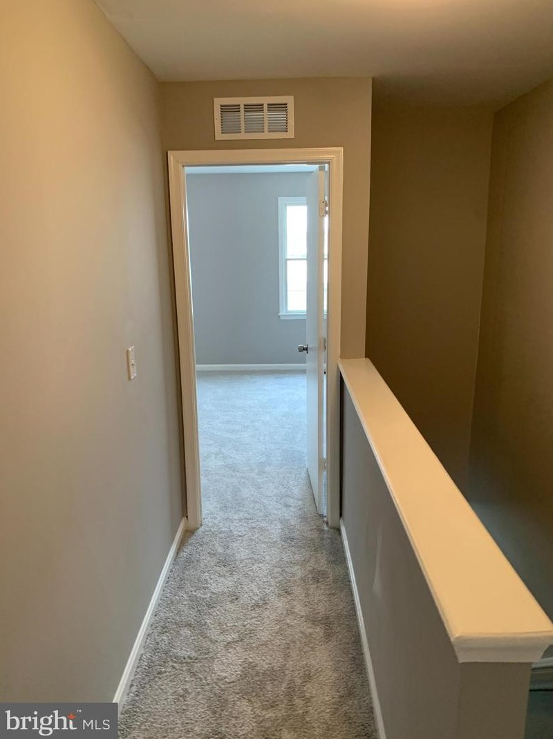 27 Maryland Ave, Baltimore MD 21228-3240 exterior