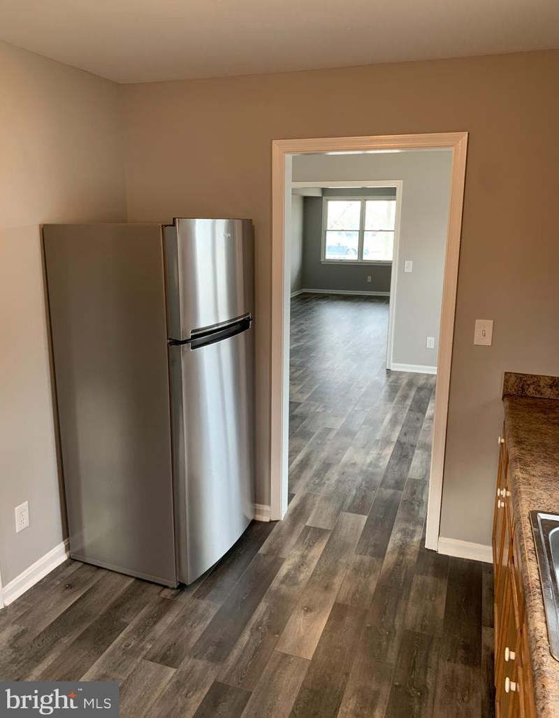 27 Maryland Ave, Baltimore MD 21228-3240 exterior