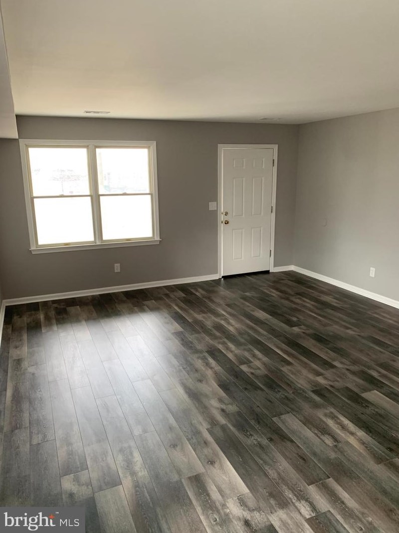 27 Maryland Ave, Baltimore MD 21228-3240 exterior