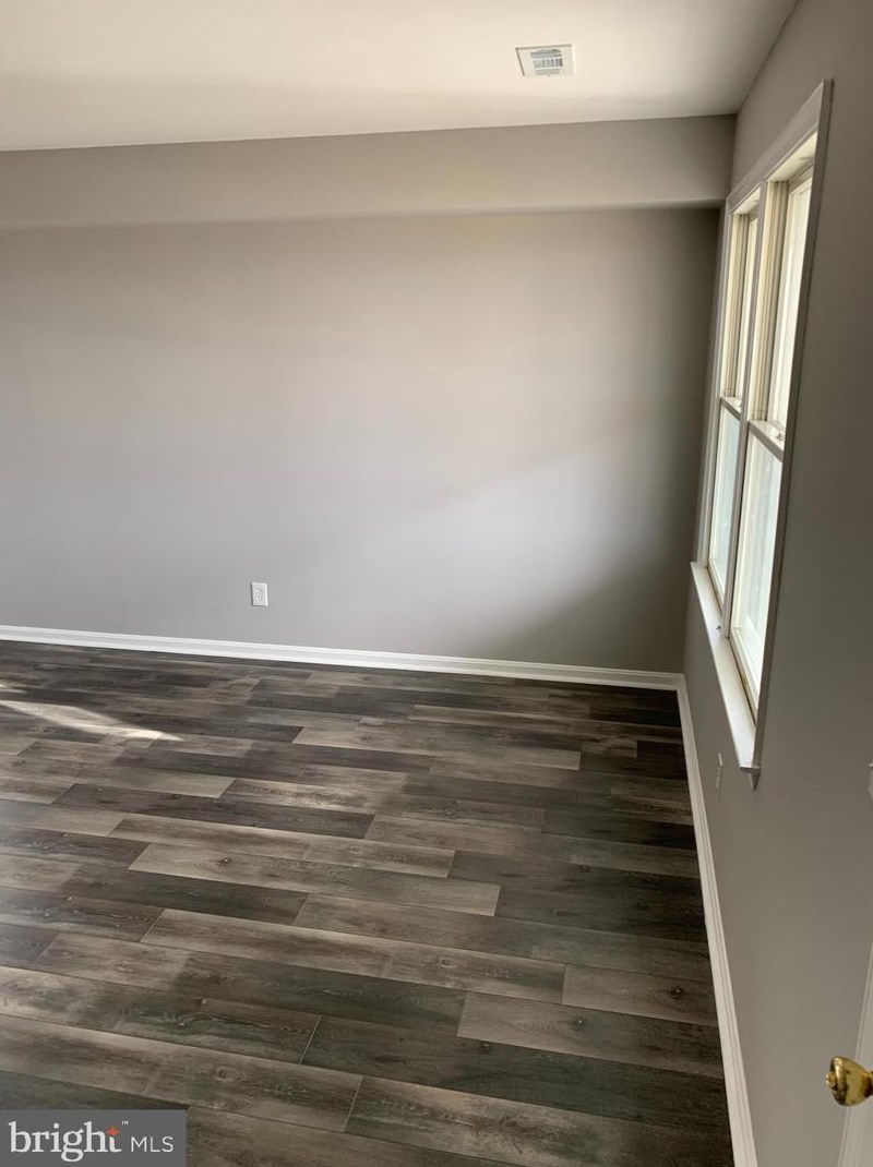 27 Maryland Ave, Baltimore MD 21228-3240 exterior