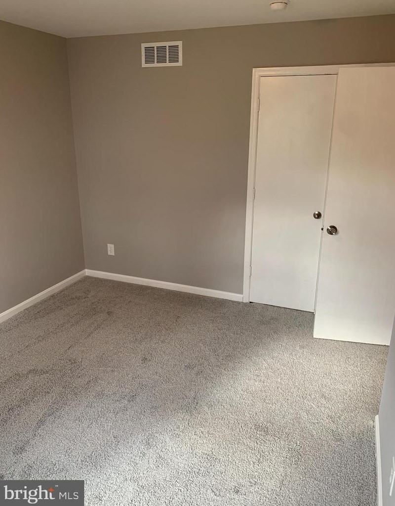 27 Maryland Ave, Baltimore MD 21228-3240 exterior