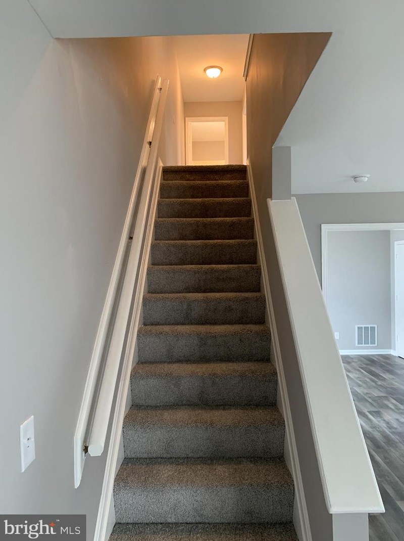 27 Maryland Ave, Baltimore MD 21228-3240 exterior