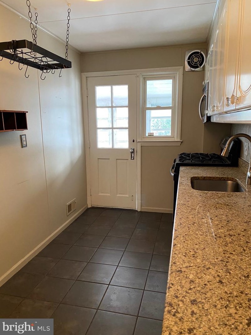 8313 Pleasant Plains Rd, Baltimore MD  21286-8240 exterior