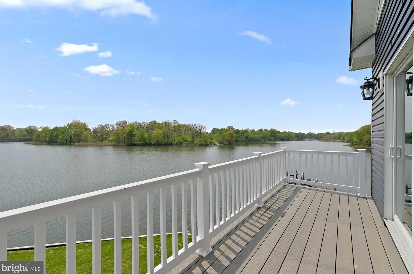 7801 Deboy Ave, Baltimore MD 21222-2719 exterior