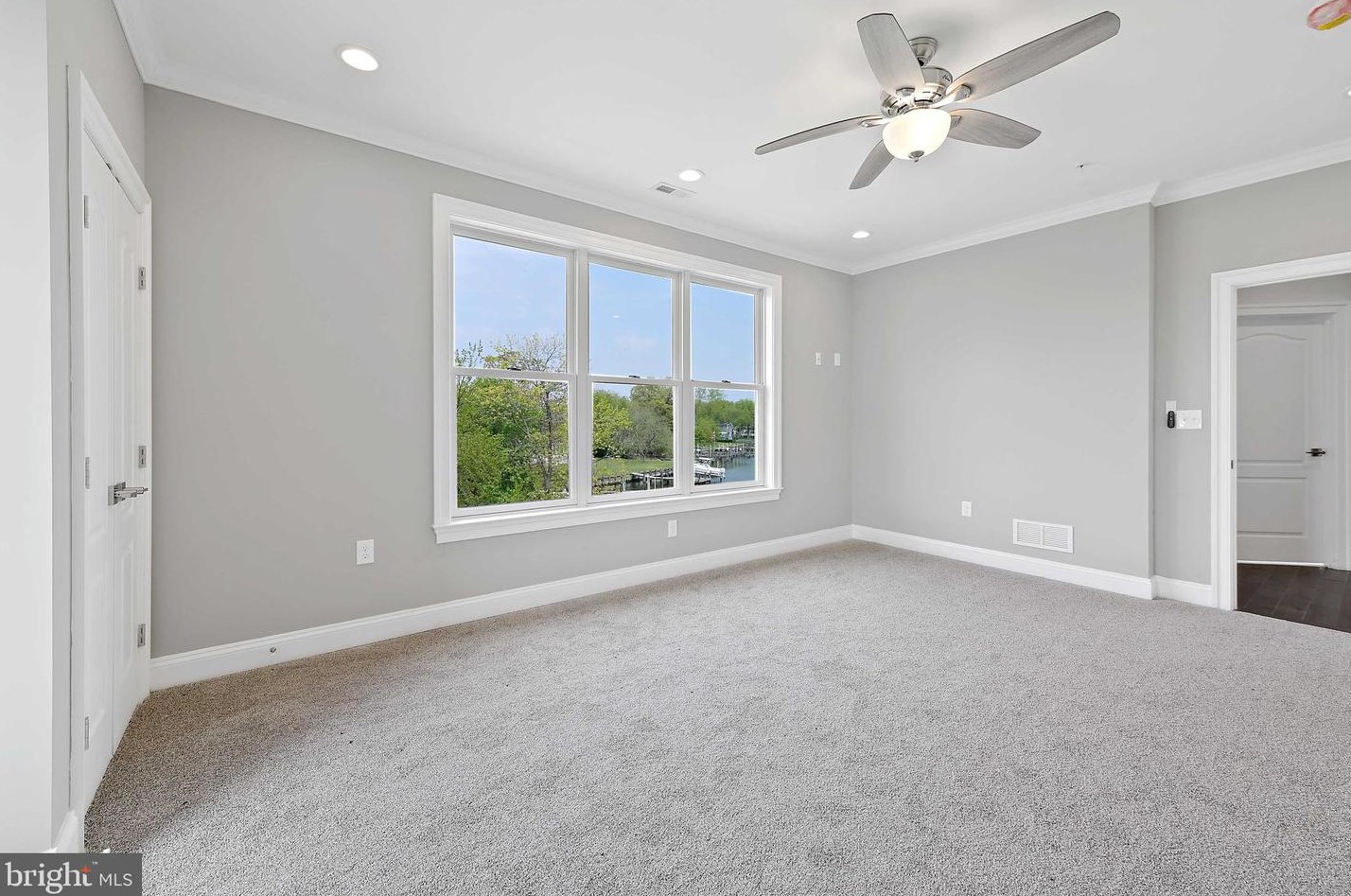 7801 Deboy Ave, Baltimore MD 21222-2719 exterior