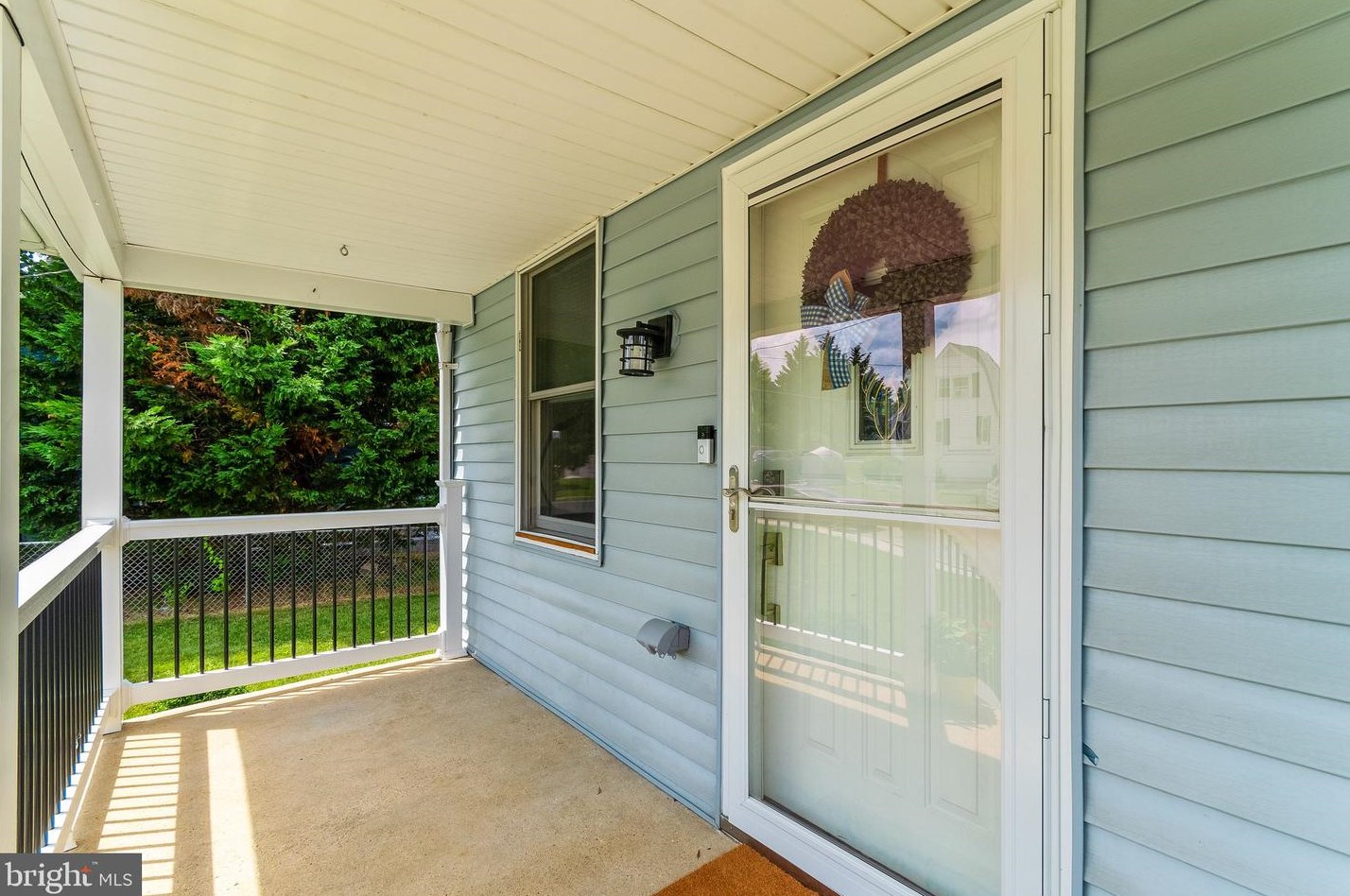 610 Meyers Dr, Baltimore MD  21228-4105 exterior