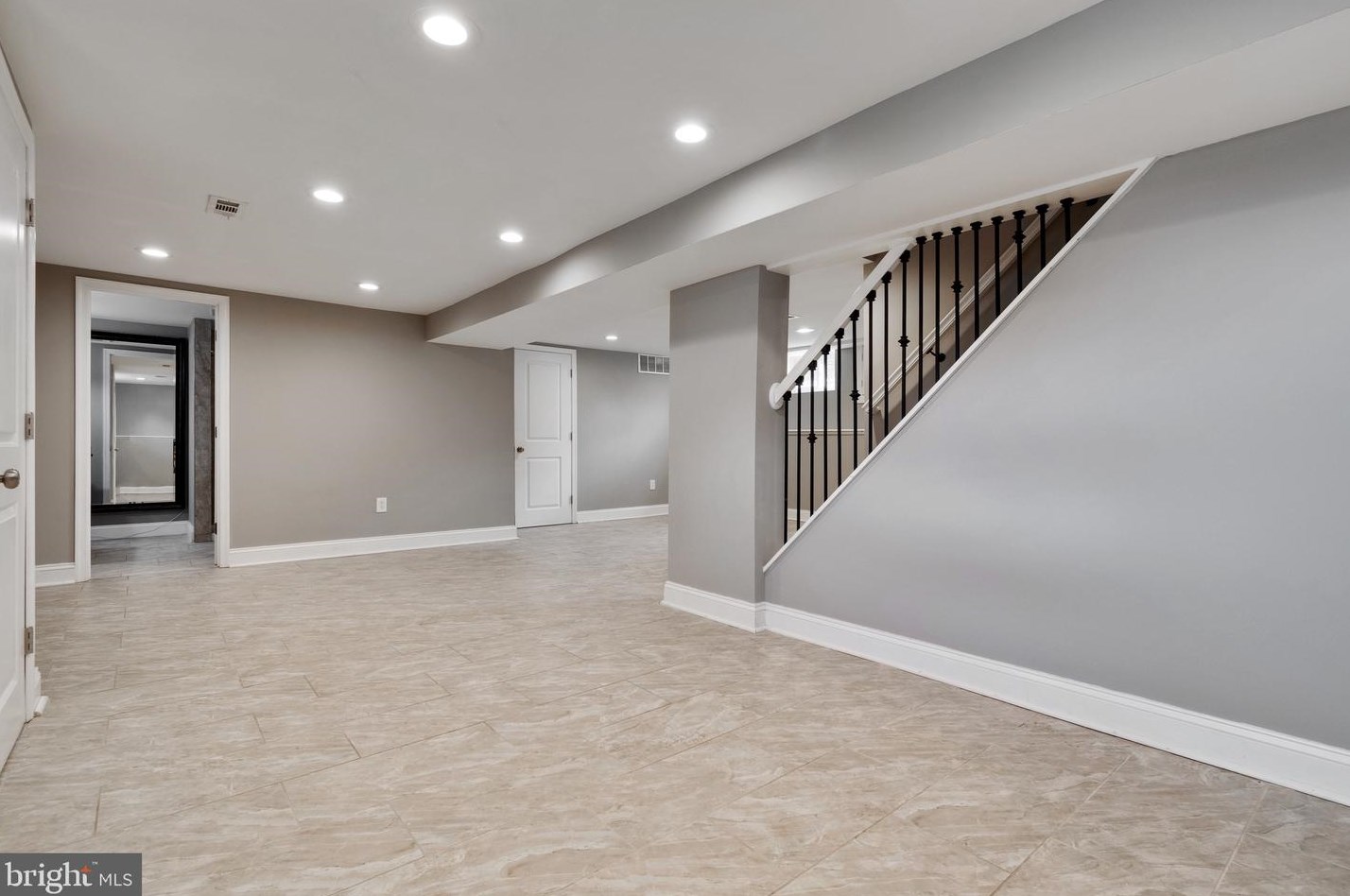 610 Meyers Dr, Baltimore MD  21228-4105 exterior