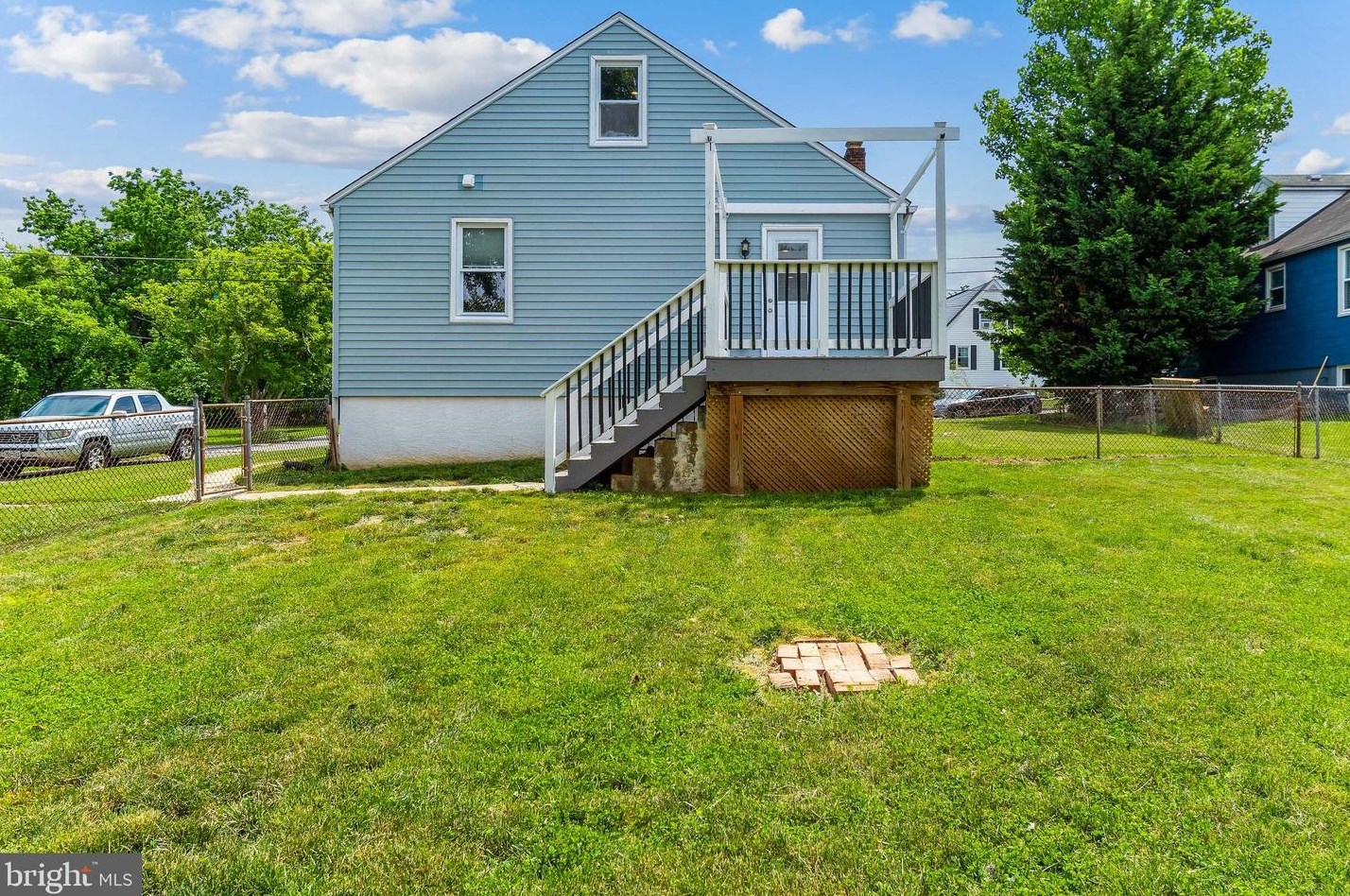 610 Meyers Dr, Baltimore MD  21228-4105 exterior