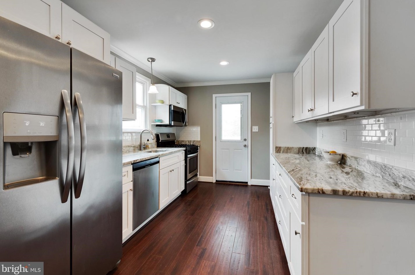 610 Meyers Dr, Baltimore MD  21228-4105 exterior