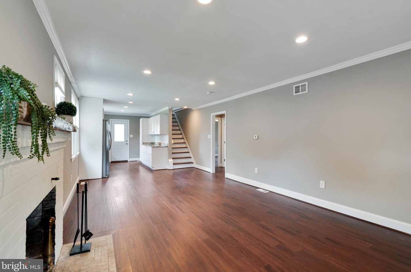 610 Meyers Dr, Baltimore MD  21228-4105 exterior