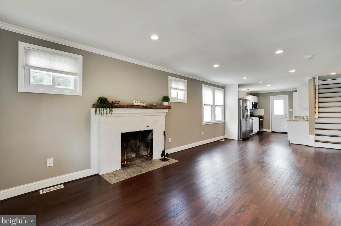 610 Meyers Dr, Baltimore MD  21228-4105 exterior