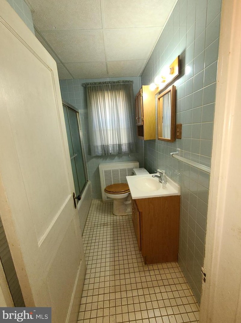1324 Maple Ave, Baltimore MD  21221-6027 exterior
