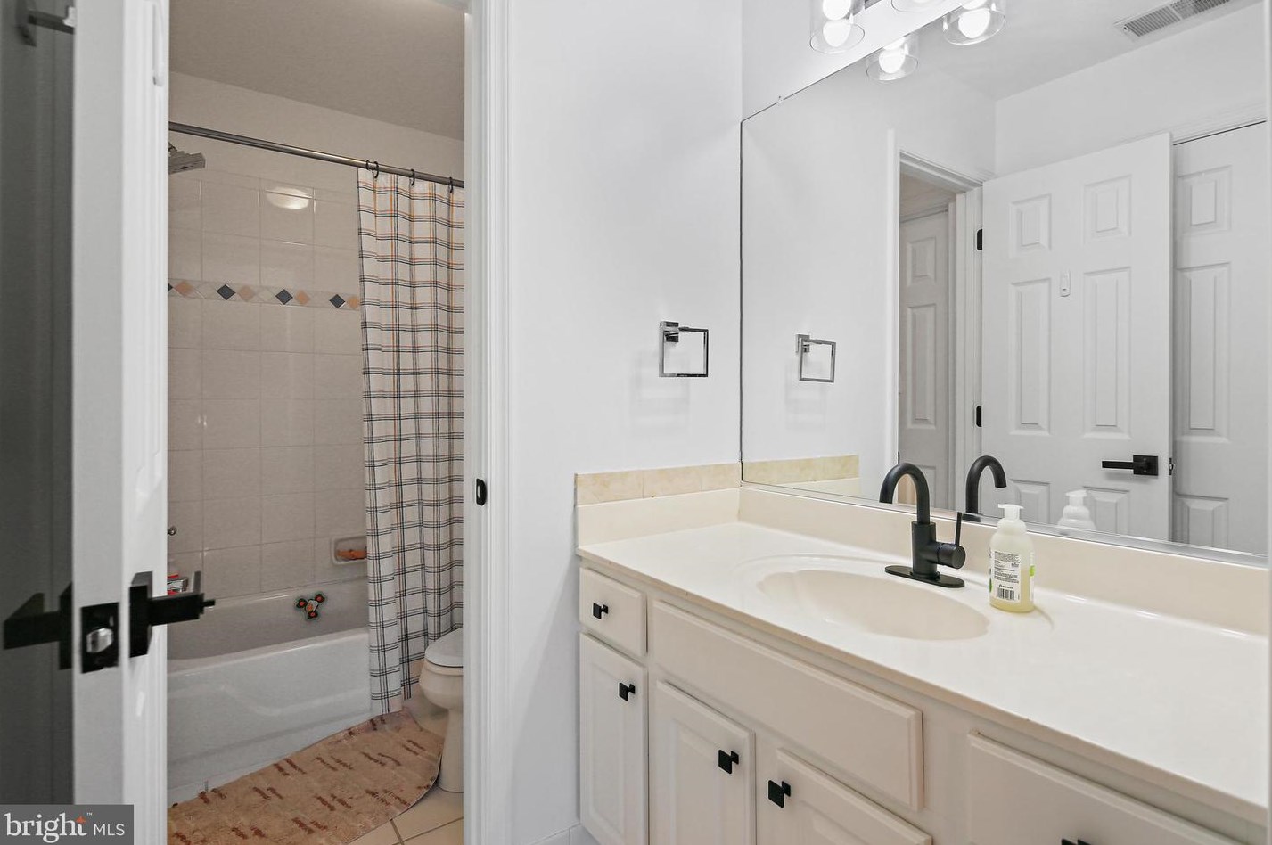 3 Hambleton Ct, Baltimore MD  21208-3333 exterior