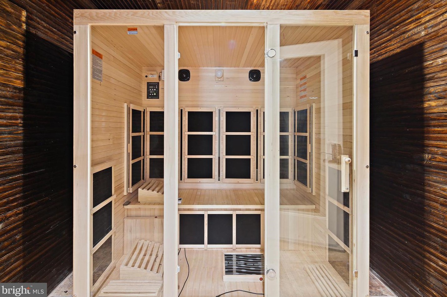 3 Hambleton Ct, Baltimore MD  21208-3333 exterior