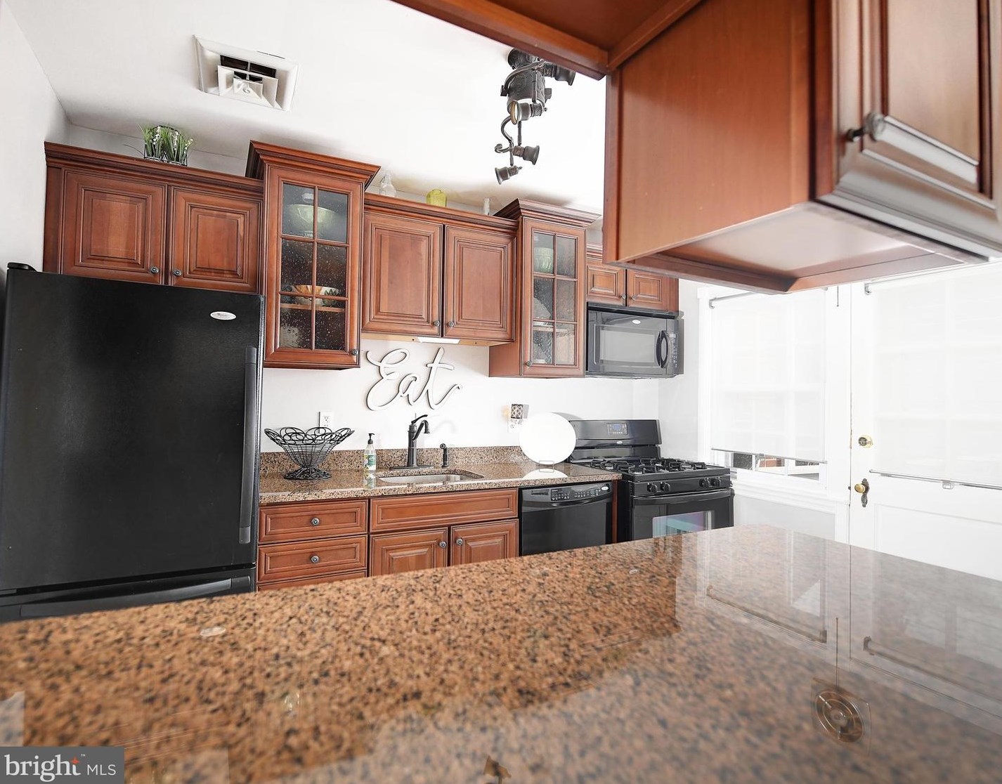 99 Dunkirk Rd, Baltimore MD  21212-1707 exterior