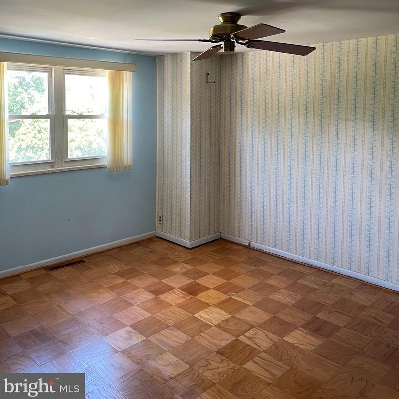 976 Regina Dr, Baltimore MD  21227-2338 exterior