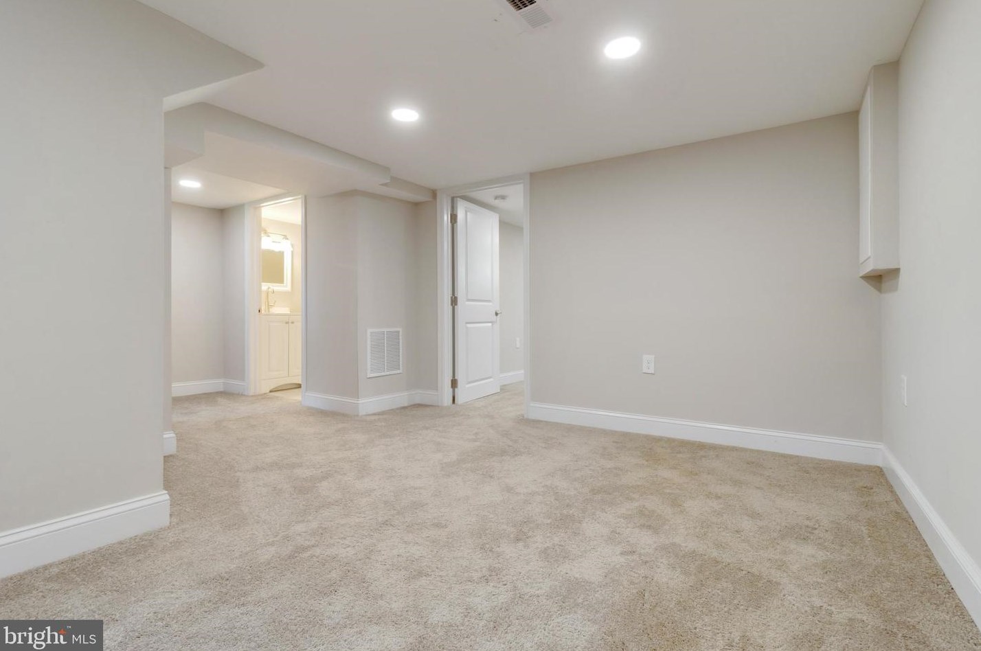 615 Plymouth Rd, Baltimore MD  21229-2213 exterior