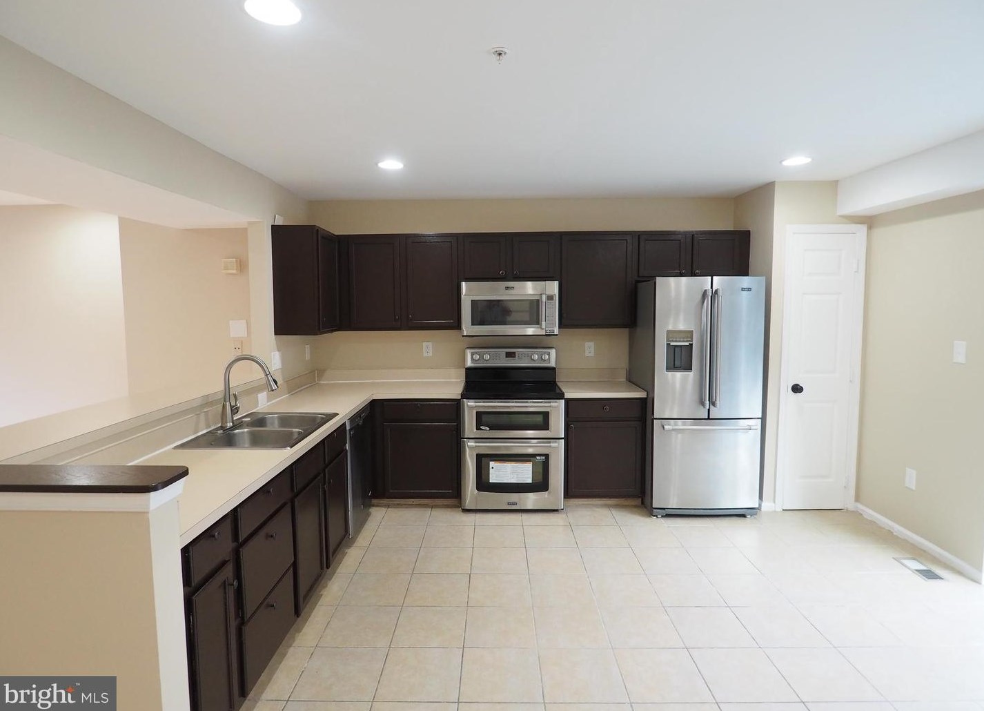 7321 Hitchcock Ln, Baltimore MD  21244-8098 exterior