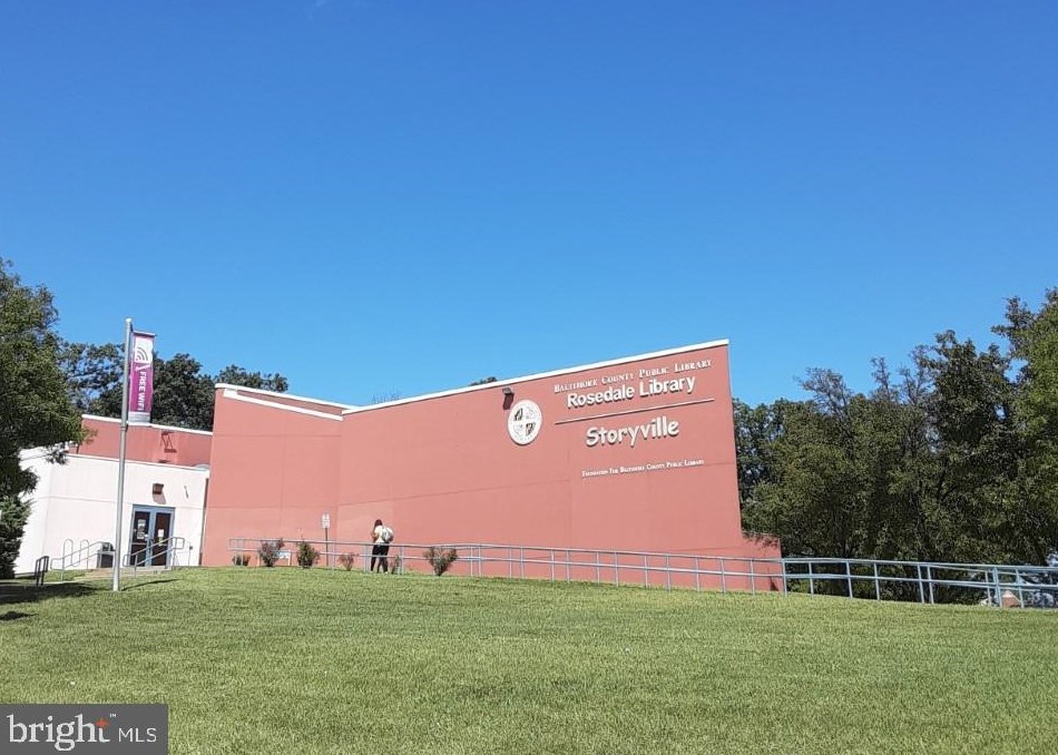 913 Rosedale St, Baltimore MD 21216-4233 exterior