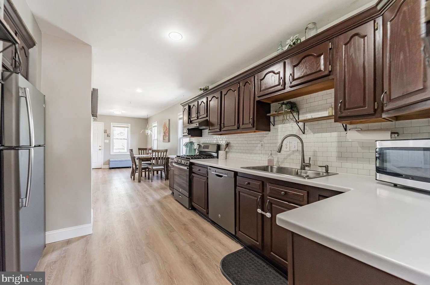 913 Rosedale St, Baltimore MD 21216-4233 exterior