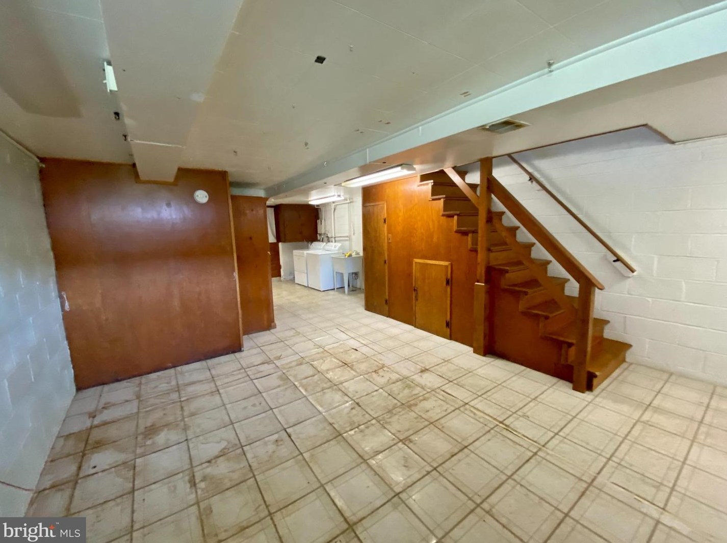 6829 Duluth Ave, Baltimore MD  21222-1111 exterior