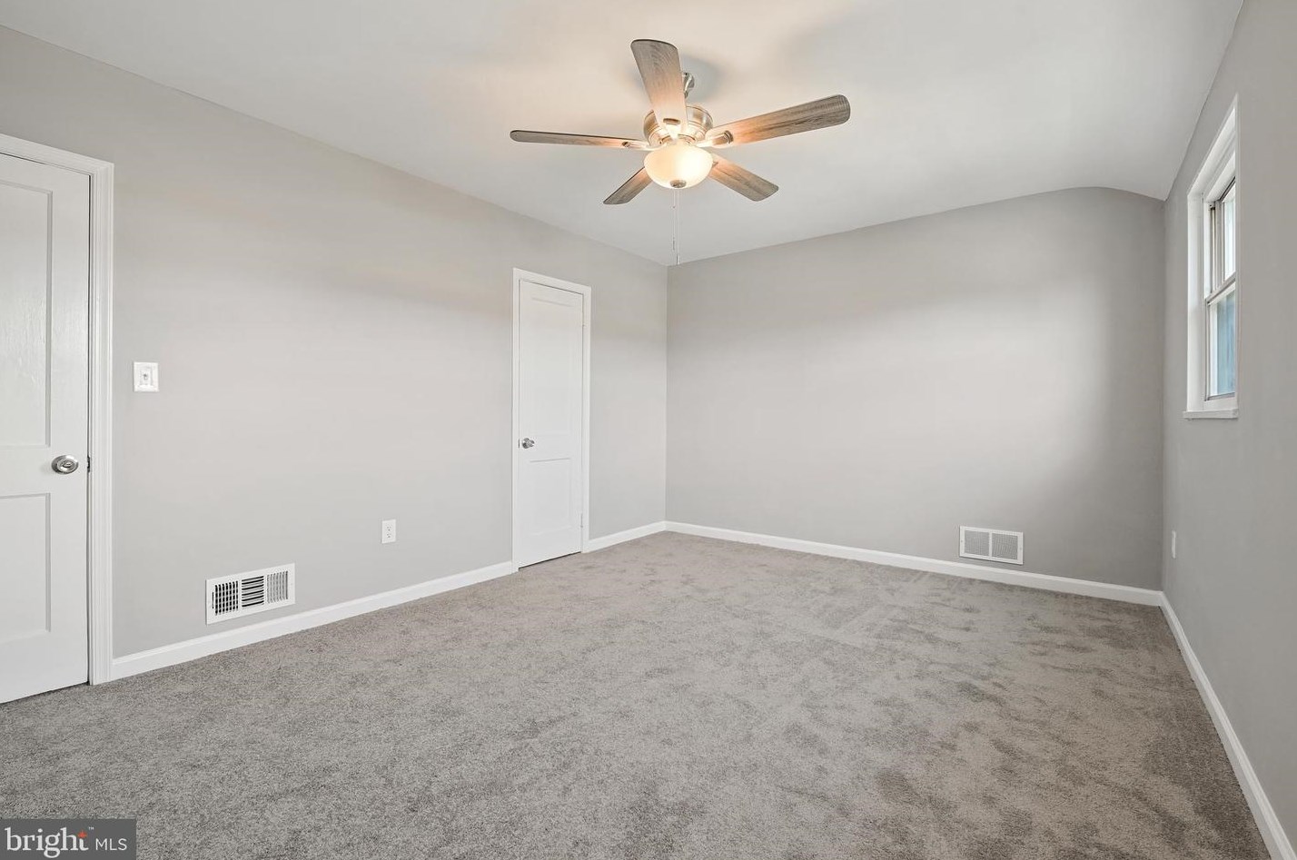 1932 Inverton Rd, Baltimore MD  21222-4755 exterior