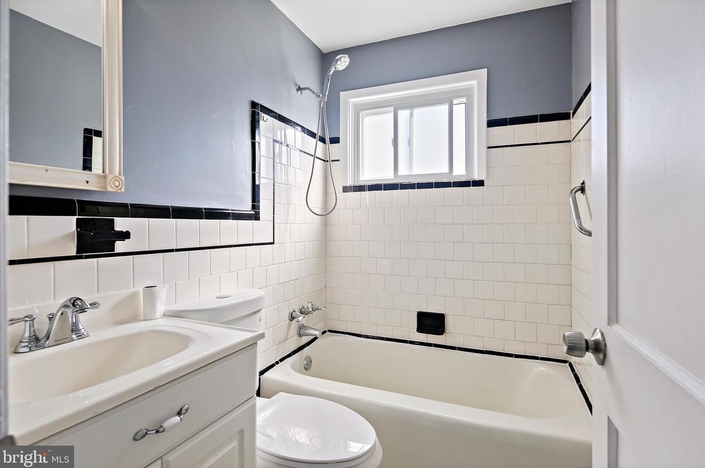 1079 Elm Rd, Baltimore MD  21227-3935 exterior