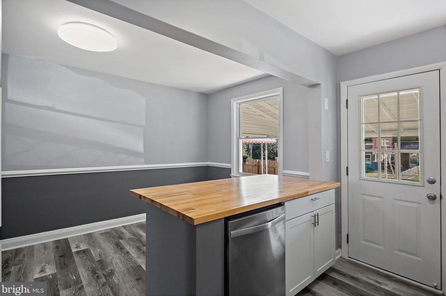 1079 Elm Rd, Baltimore MD  21227-3935 exterior