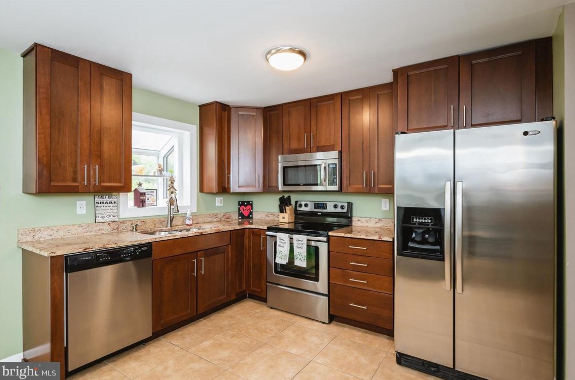 9027 Throgmorton Rd, Baltimore MD  21234-2064 exterior