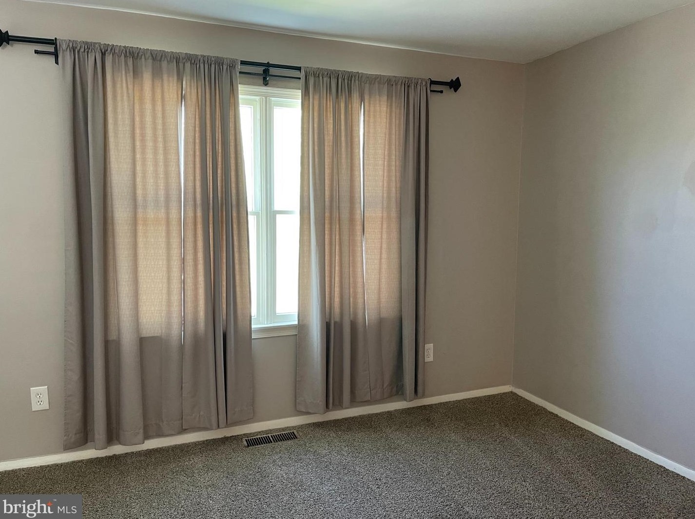 9027 Throgmorton Rd, Baltimore MD  21234-2064 exterior