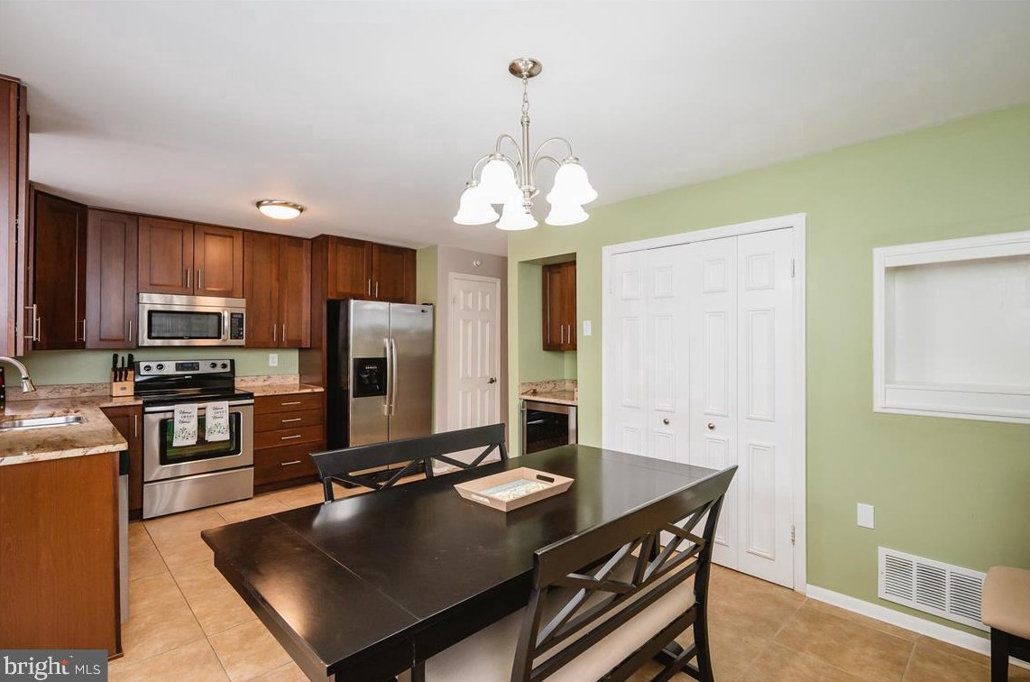 9027 Throgmorton Rd, Baltimore MD  21234-2064 exterior