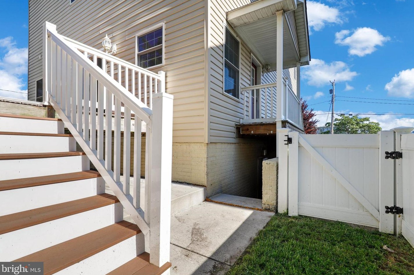 8301 Bletzer Rd, Baltimore MD 21222-2871 exterior