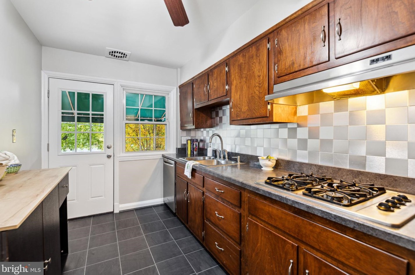 363 Whitfield Rd, Baltimore MD 21228-1809 exterior