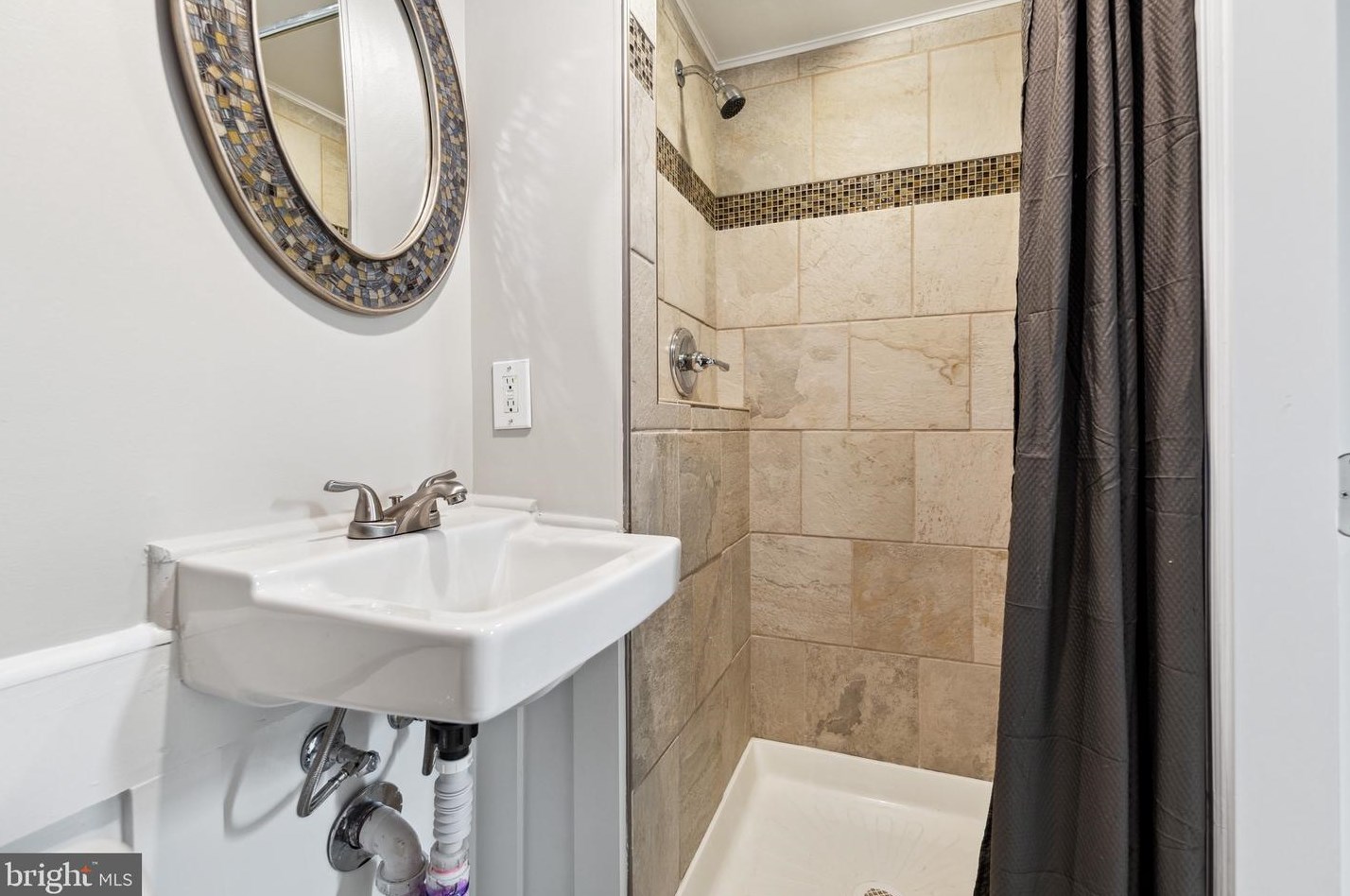 363 Whitfield Rd, Baltimore MD 21228-1809 exterior