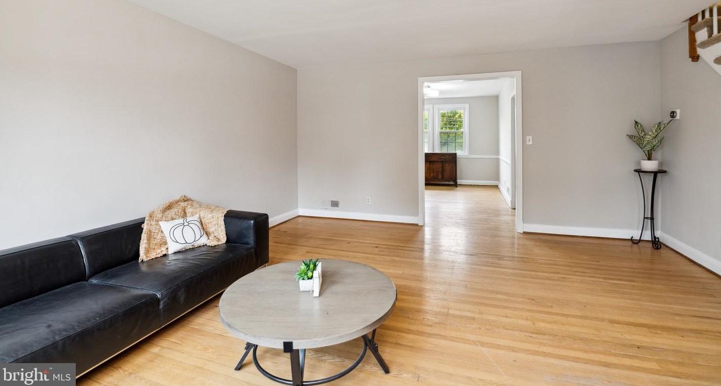 363 Whitfield Rd, Baltimore MD 21228-1809 exterior