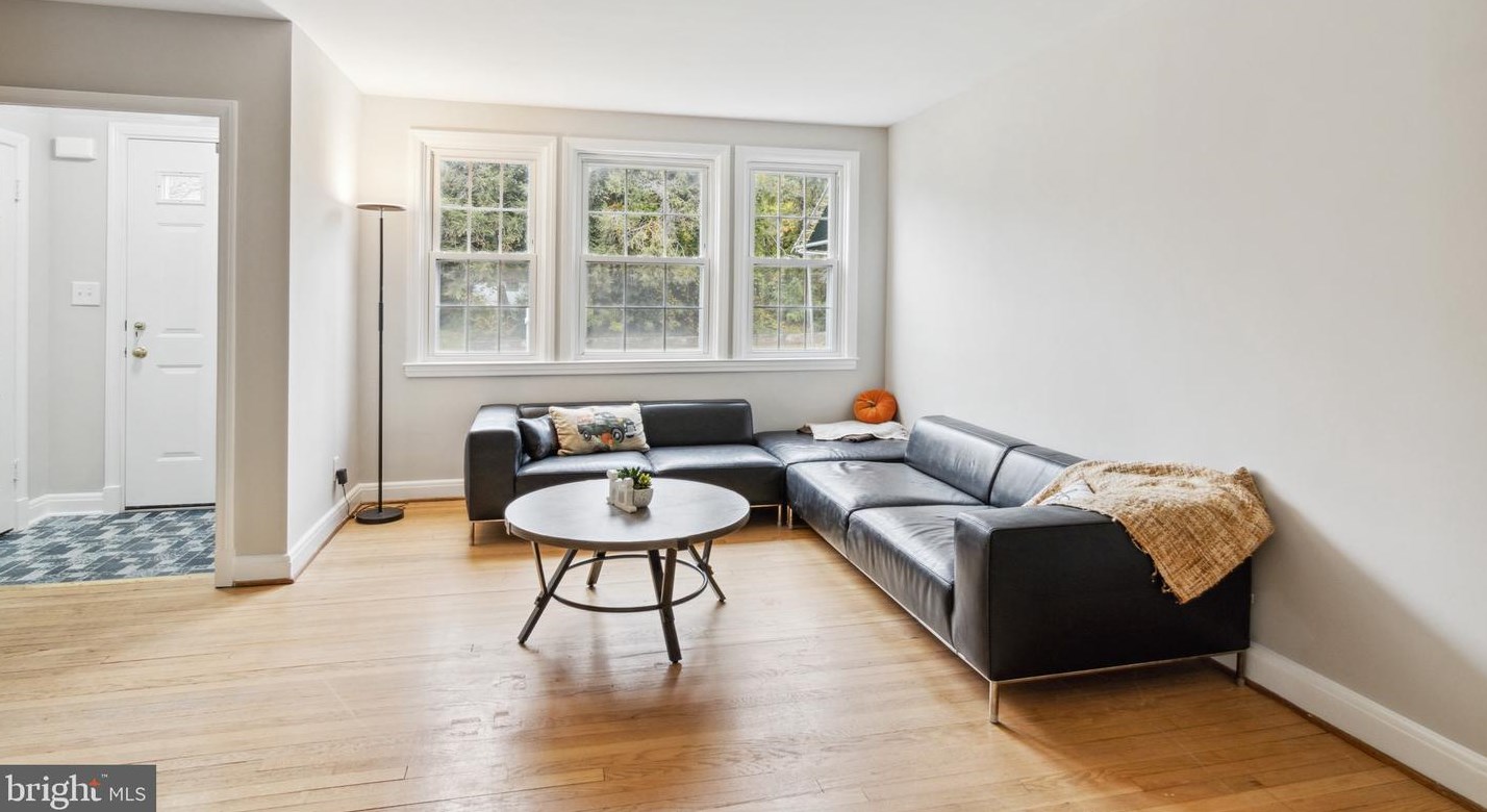 363 Whitfield Rd, Baltimore MD 21228-1809 exterior