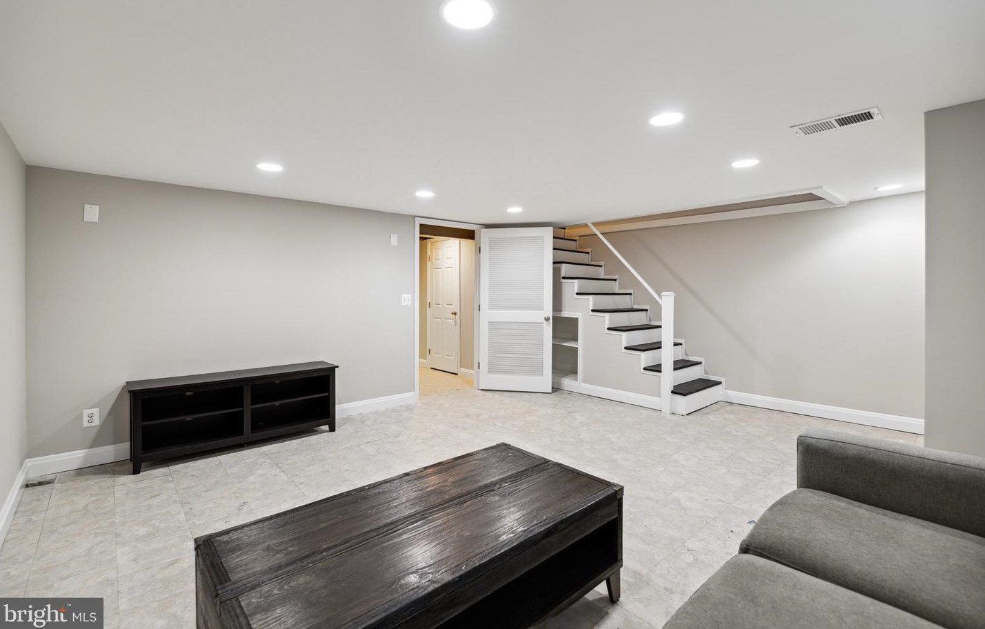 363 Whitfield Rd, Baltimore MD 21228-1809 exterior