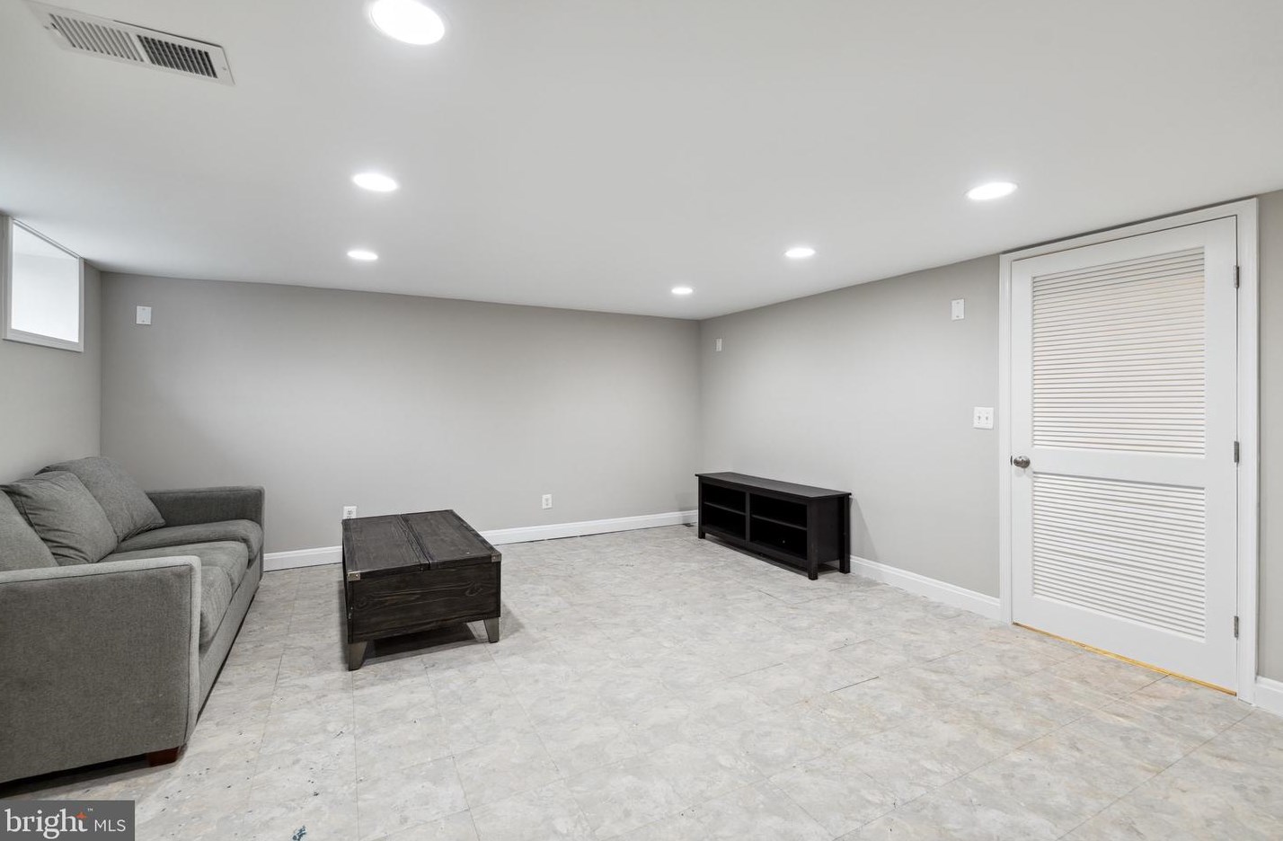 363 Whitfield Rd, Baltimore MD 21228-1809 exterior