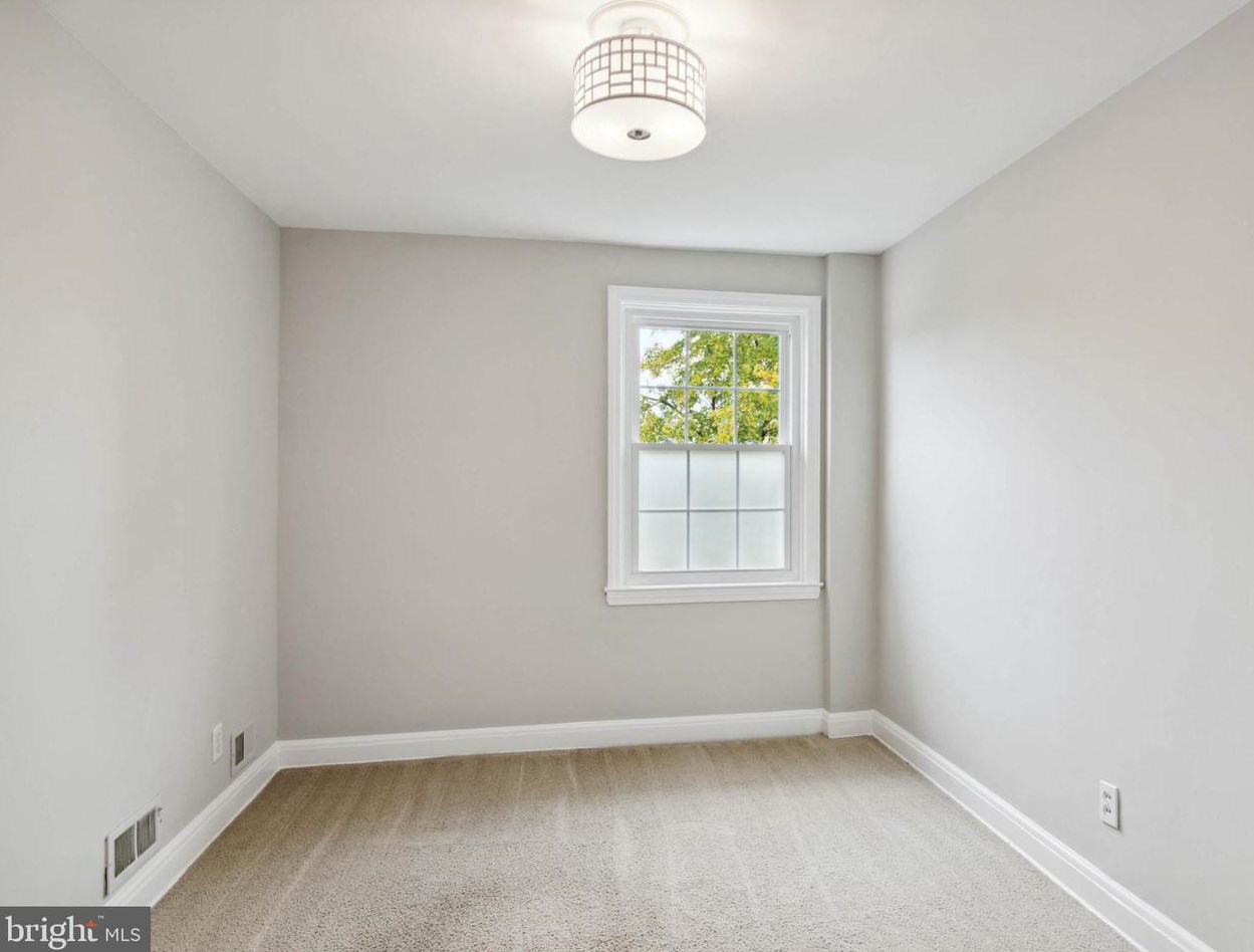 363 Whitfield Rd, Baltimore MD 21228-1809 exterior