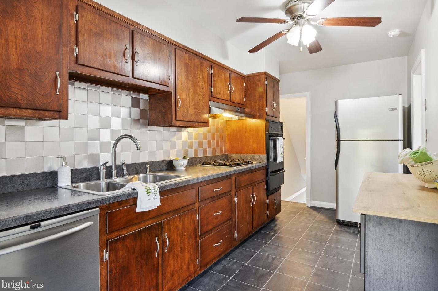 363 Whitfield Rd, Baltimore MD 21228-1809 exterior