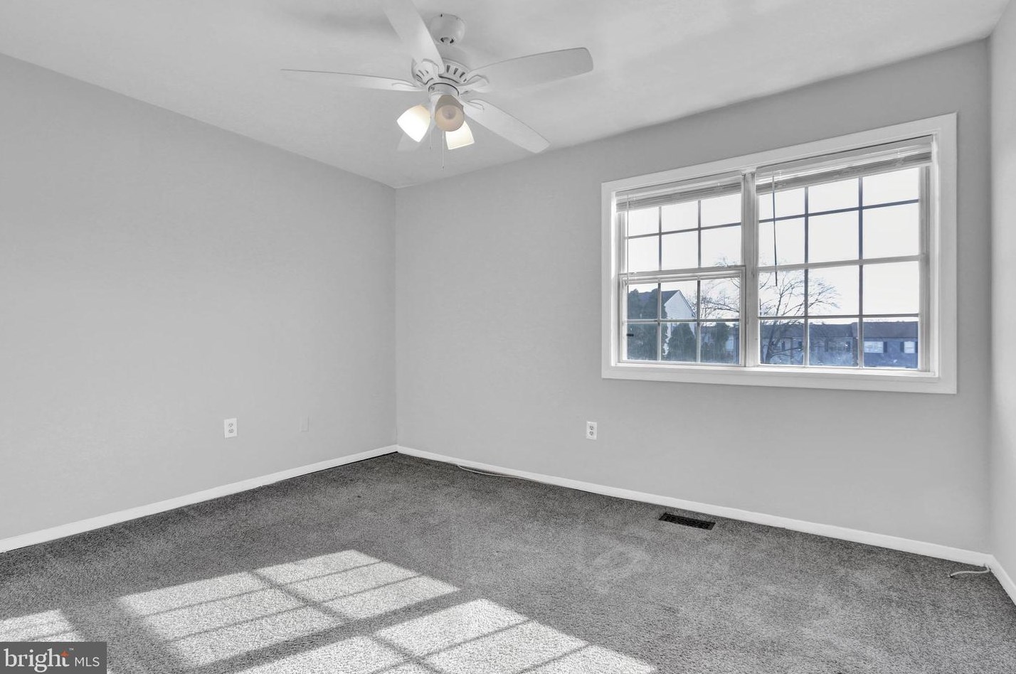 12 Middleview Ct, Baltimore MD  21244-2620 exterior