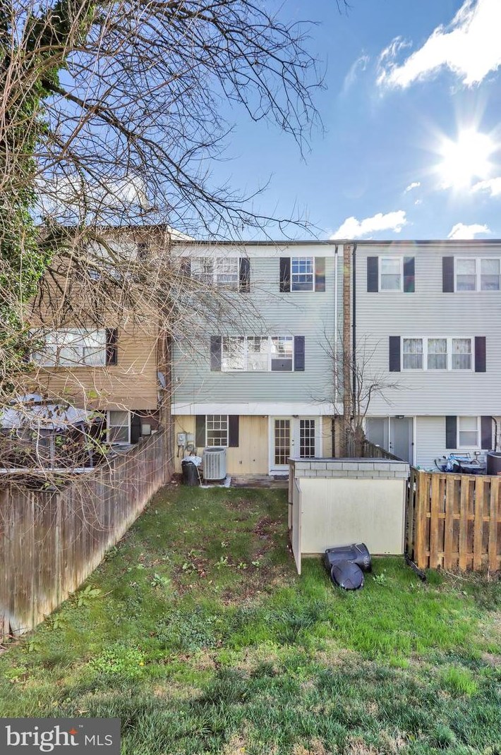 12 Middleview Ct, Baltimore MD  21244-2620 exterior