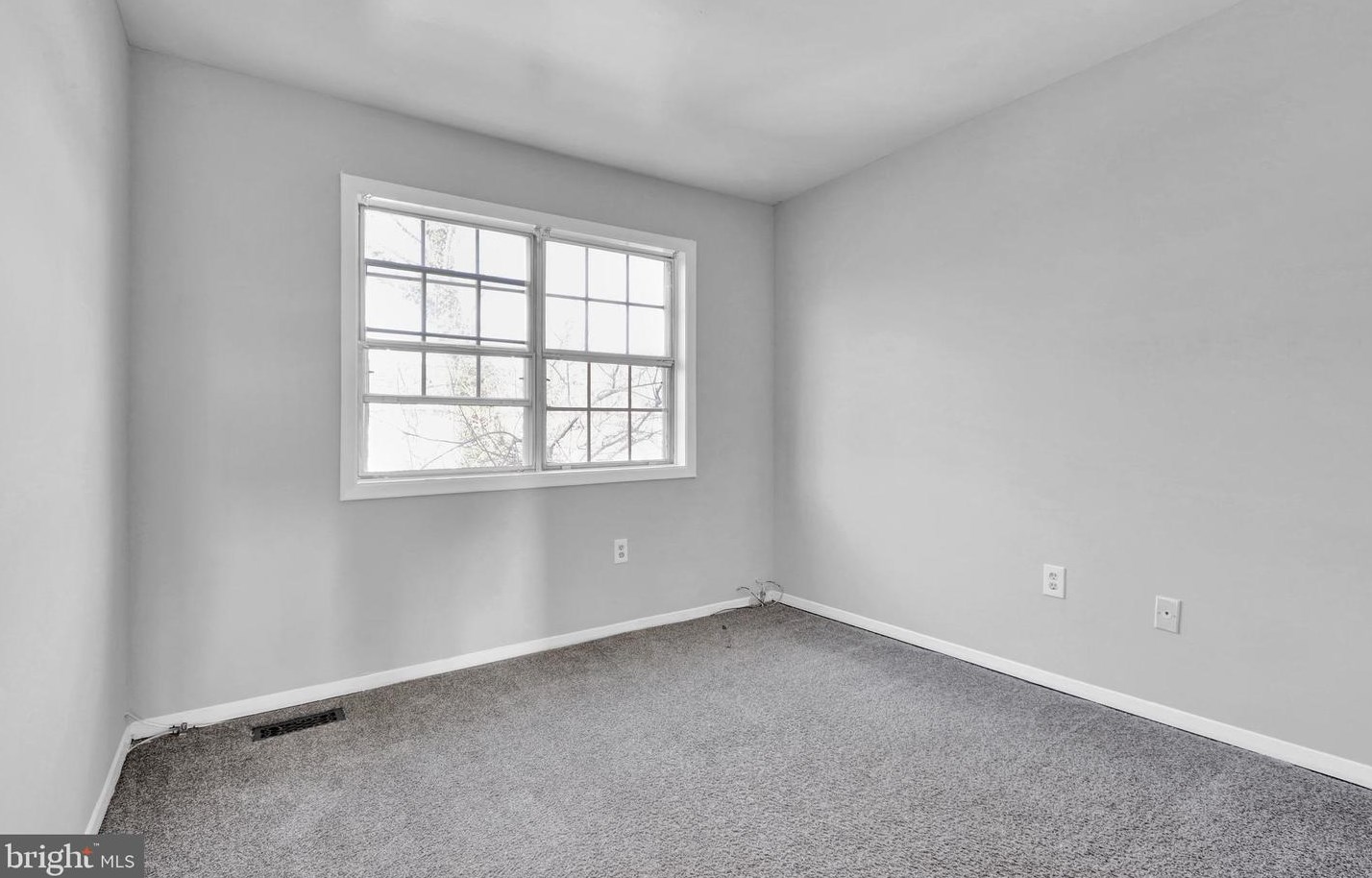 12 Middleview Ct, Baltimore MD  21244-2620 exterior