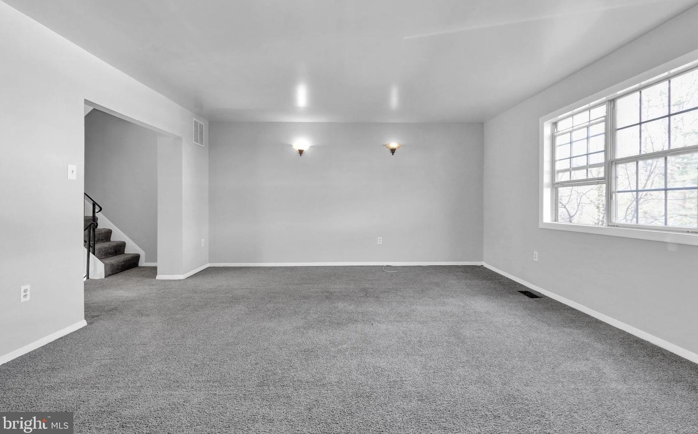 12 Middleview Ct, Baltimore MD  21244-2620 exterior